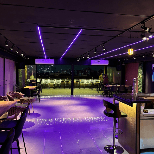 הלוגו של Cavalli roof top