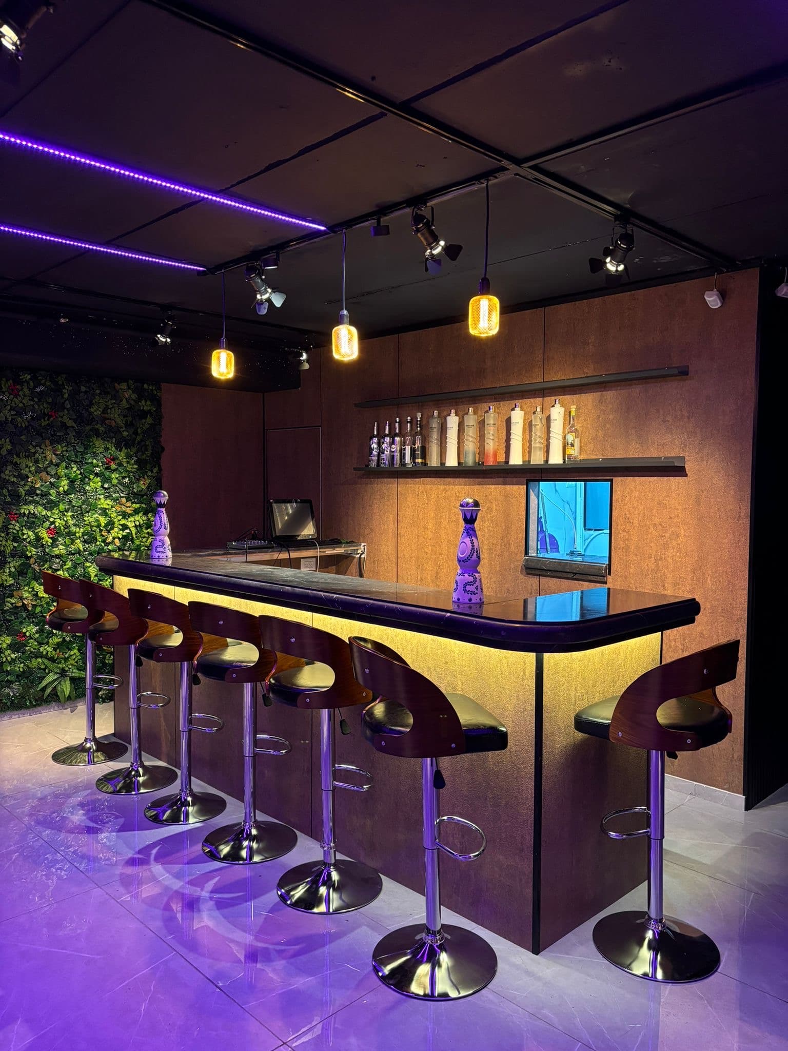 Cavalli roof top, תמונה 1