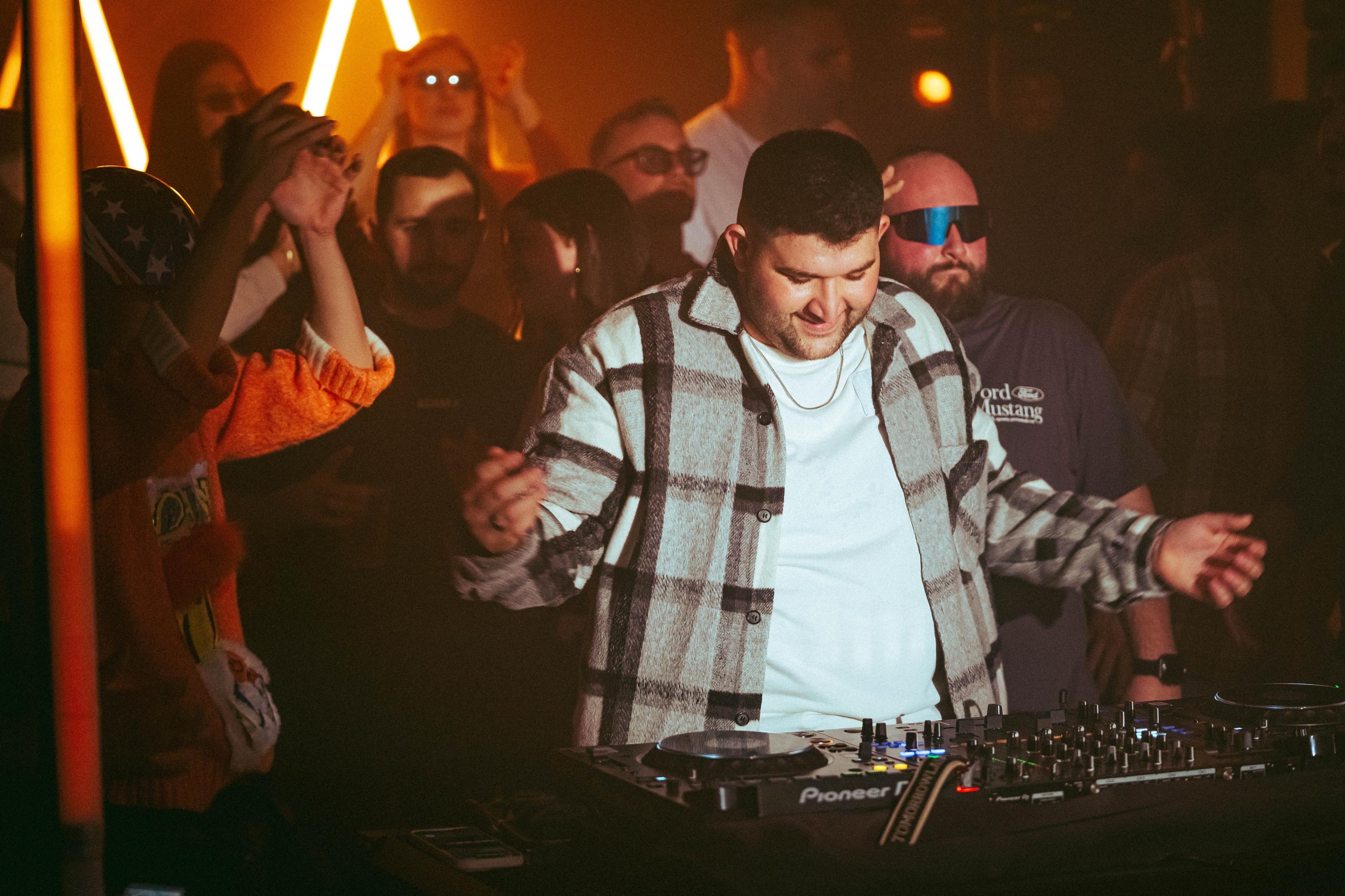 DJ ZAZA
